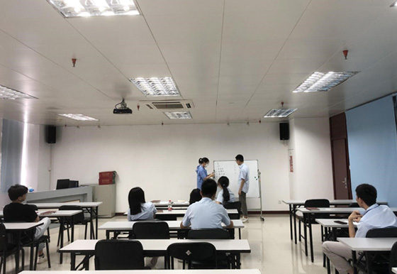 珠海AG真人瓶盖团支部团小组会议